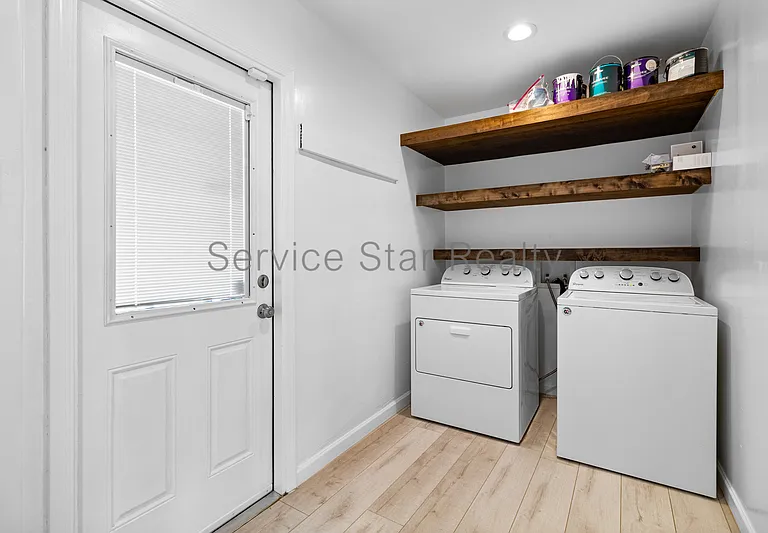 1702 N 74th St — Photo 11