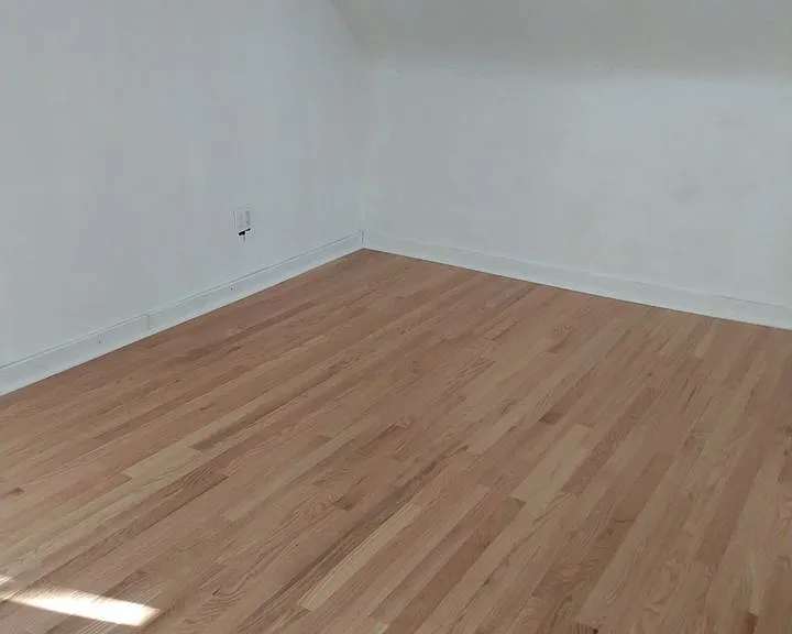 200 W Mill St — Photo 8