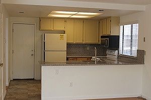 5th image of 1022 Burnham Dr