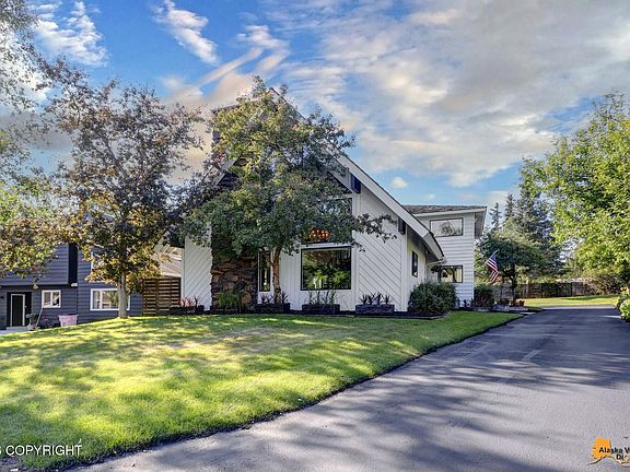 5th image of 2121 Belmont Dr