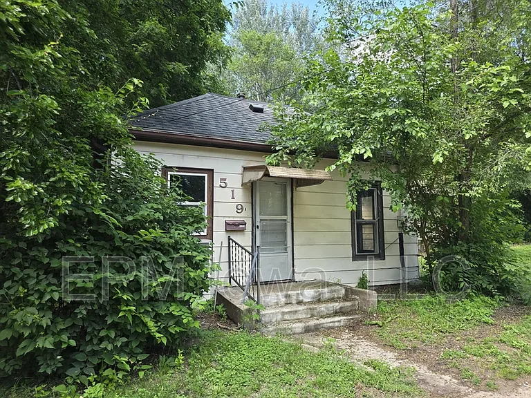 519 Adams St — Photo 1