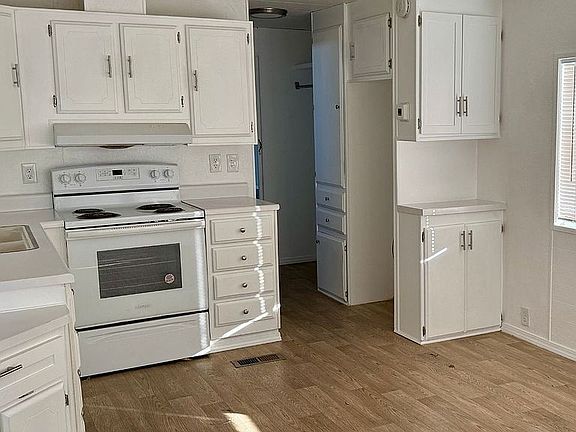 5th image of 351 E 7th St Space 42