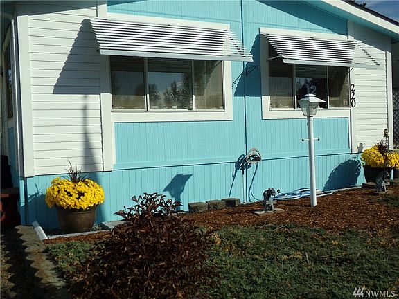 4th image of 5900 64th St NE Unit 220
