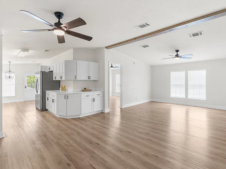 14261 Montclair Dr — Photo 12