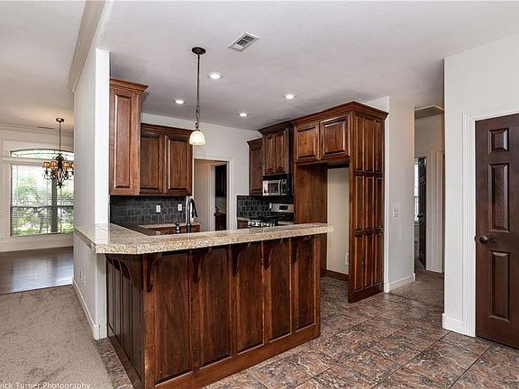 5th image of 4801 W Mayflower Ct