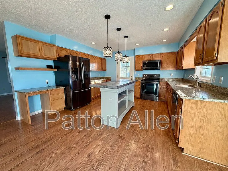 Studio, $2,395 — Photo 2