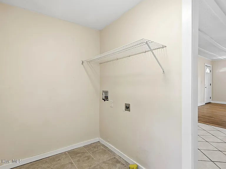 1101 Meadows St — Photo 11