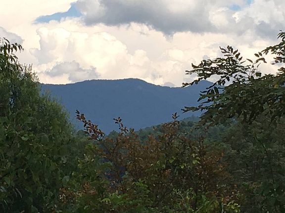 Spectular views from backyard