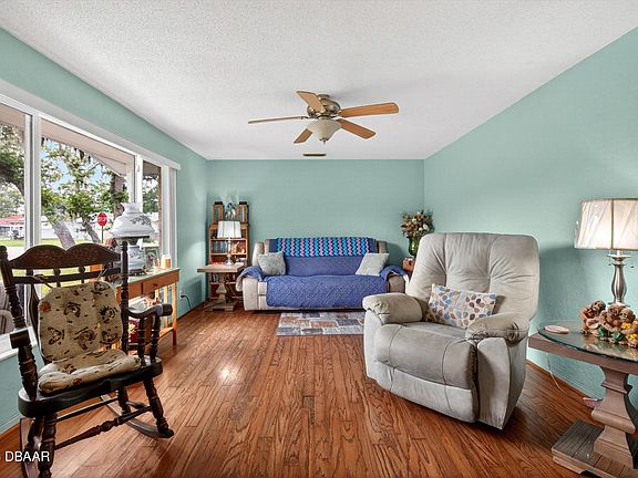 2nd image of 201 Poinciana Ave