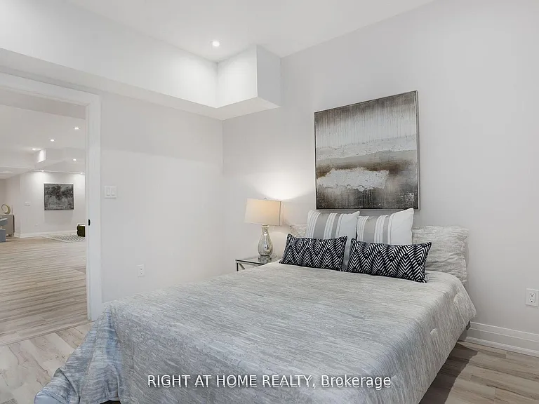 101 Sladden Ct — Photo 38