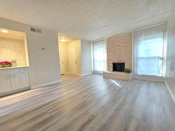 2nd image of 11685 Alief Clodine Rd #11