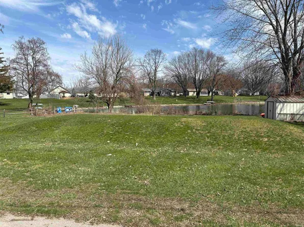 10686 N C Dr, Kendallville, IN 46755