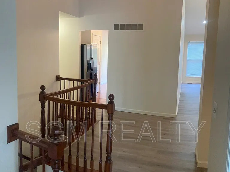 1711 Ambrose Terrace Dr — Photo 5