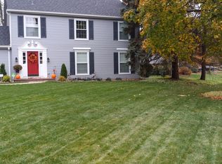 1391 Oak Ridge Rd, Barrington, IL 60010