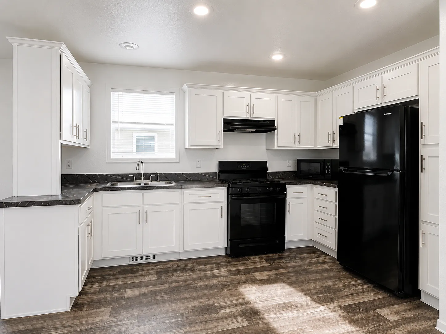 Maycliff Estates — Photo 2