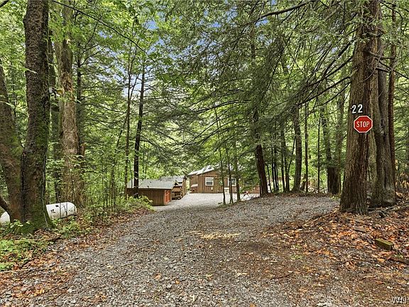 4th image of 22 Hemlock Rd