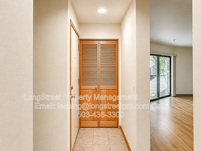 720 NW Naito Pkwy #D22 — Photo 13