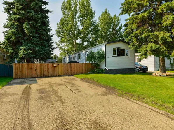 13 The Pkwy NW, Edmonton, AB T6P 1C8