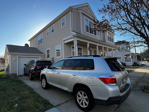 2nd image of 120 N Vermont Ave