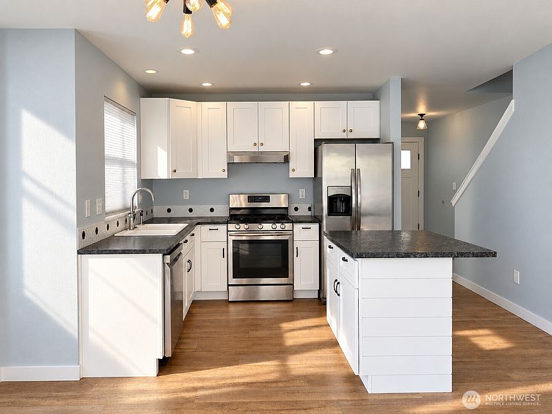 4th image of 2938 St. Paul Street