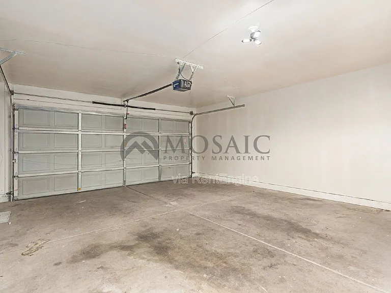 15667 W Port Au Prince Ln — Photo 24