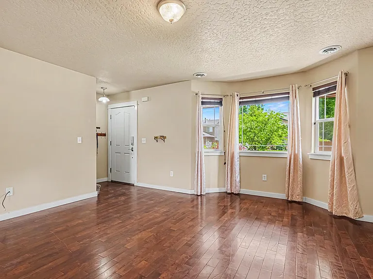 18327 Buckeye Pl — Photo 6