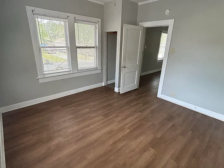 508 W Elk St — Photo 5