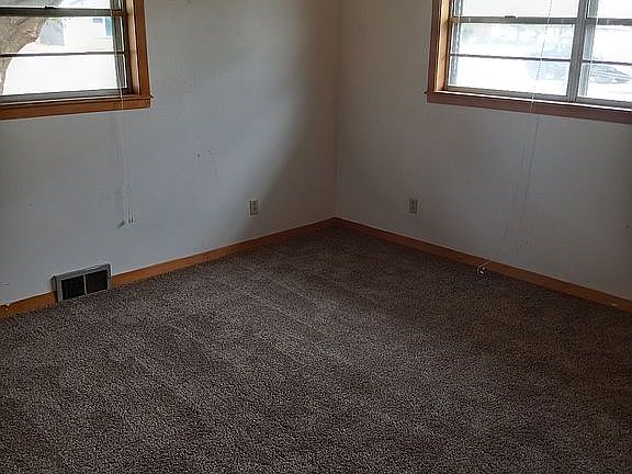 Bedroom w/large closet