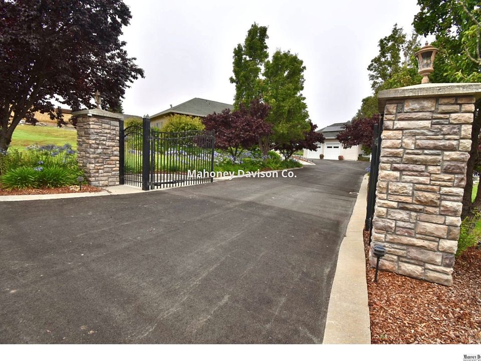 1st image of 306 Bahnsen Ln