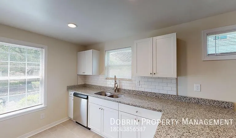 1729.5 Winder St — Photo 5