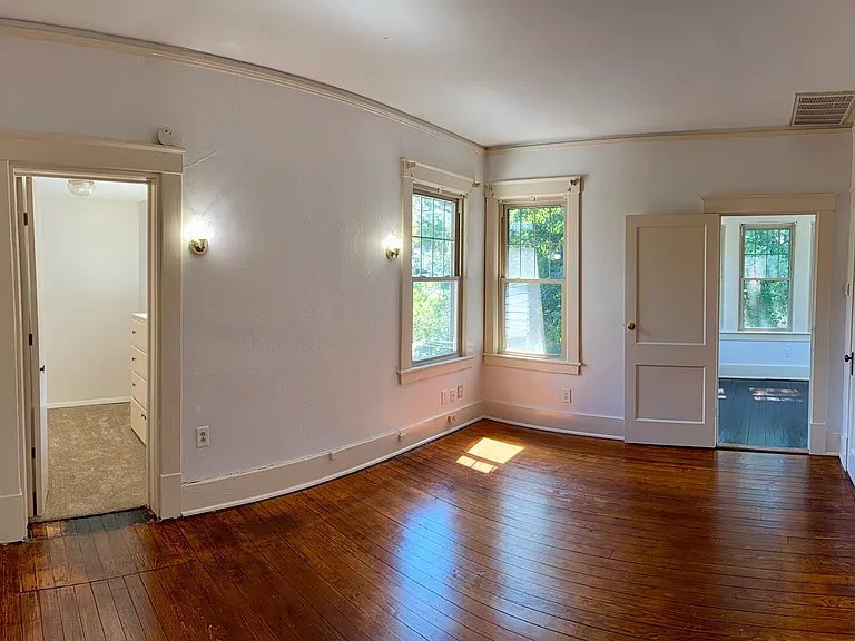 816 Maupas Ave — Photo 14