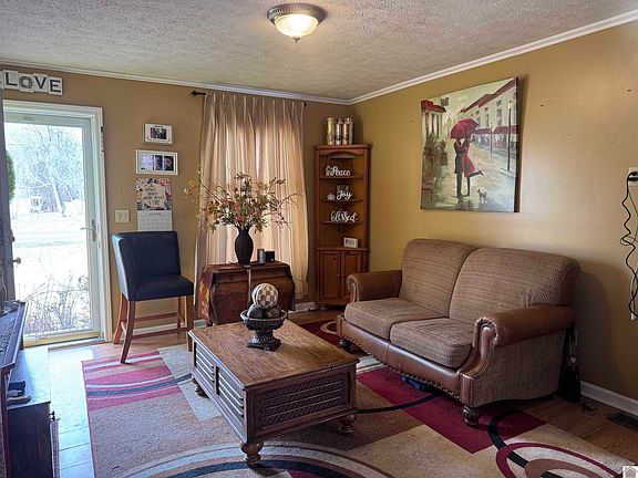 3rd image of 1713 College Farm Rd