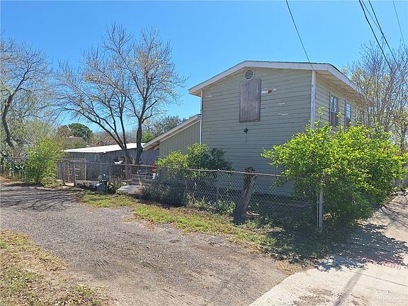 2nd image of 2044 Balboa Ave