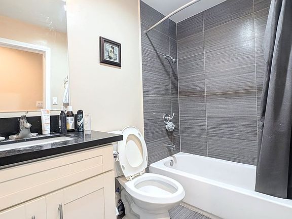 4th image of 1299 W 37th Dr Unit 1
