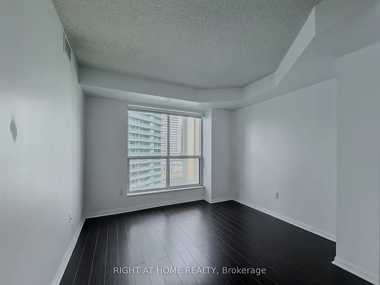 23 Lorraine Dr #1101 — Photo 13
