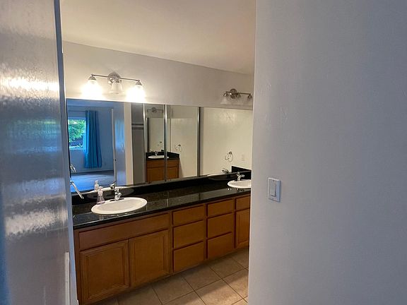 4th image of 6120 Decena Dr Unit 110