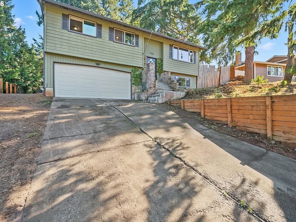 1st image of 950 NE Edgehill Dr