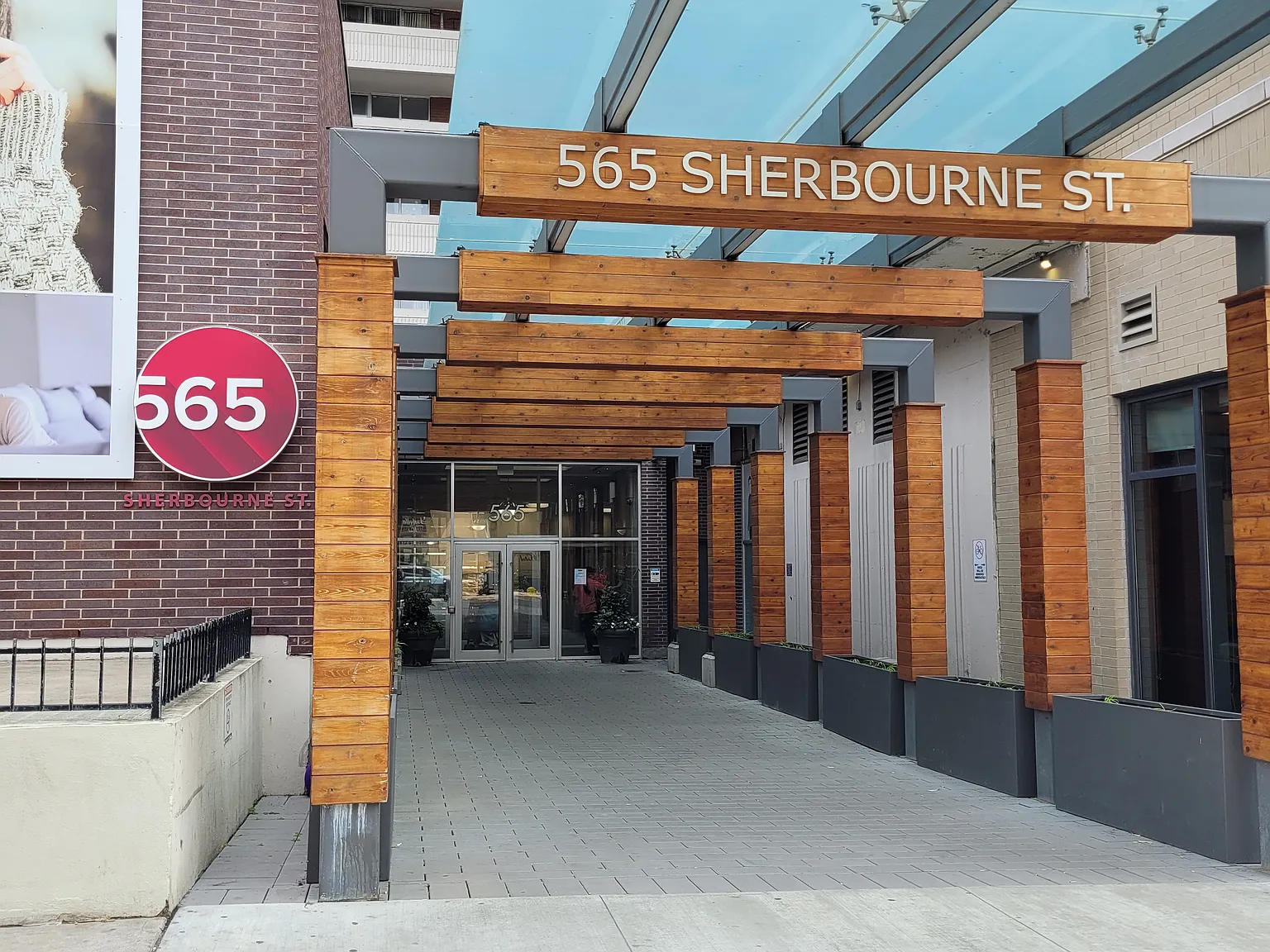 Sherbourne Complex — Photo 3