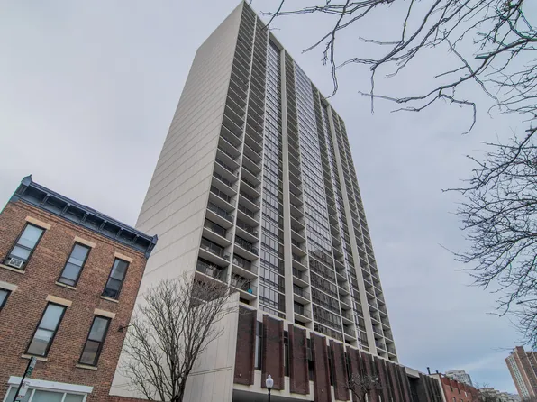 1636 N Wells St APT 705, Chicago, IL 60614