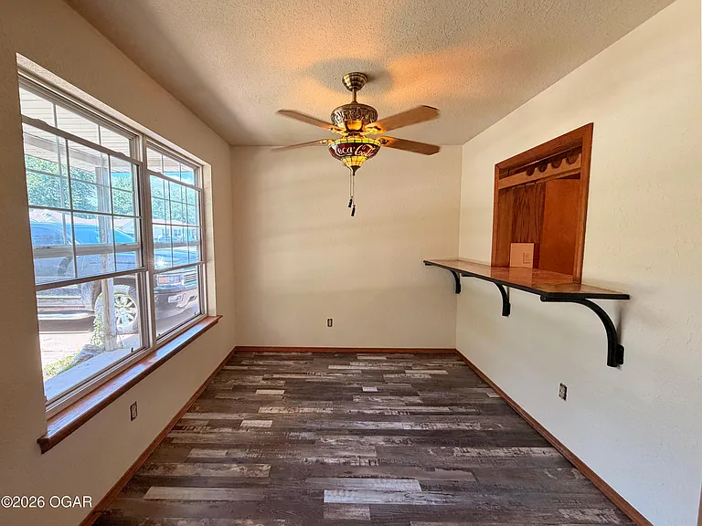 623 Valley View St — Photo 3