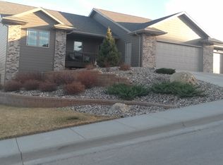 641 Middle Valley Dr, Rapid City, SD 57701