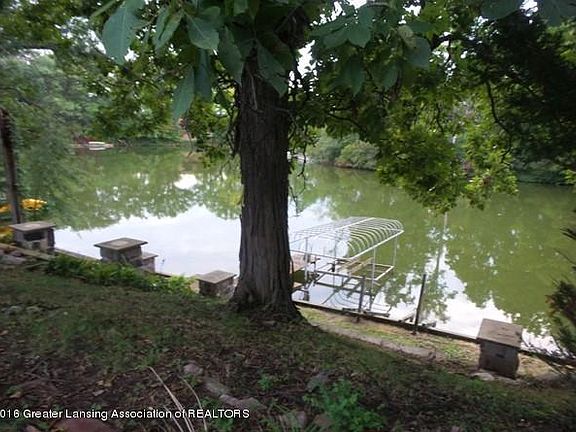 3rd image of 1890 Lake Ct
