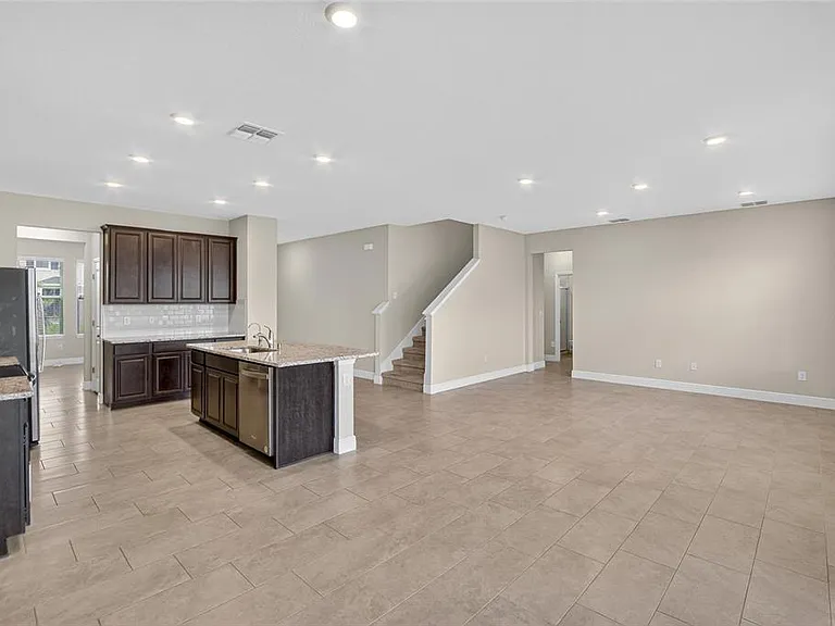 2546 Warren Acres Blvd — Photo 16