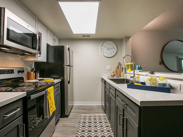 Glo Apartments — Photo 10