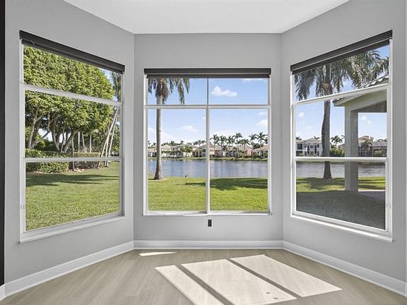 3rd image of 2162 Stotesbury Way
