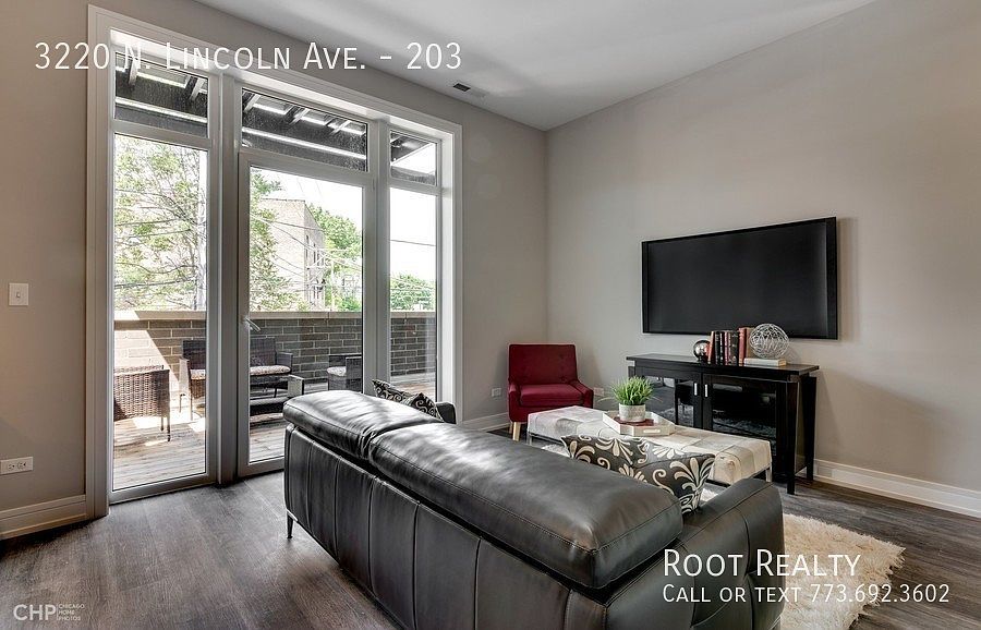 1st image of 3220 N Lincoln Ave #203