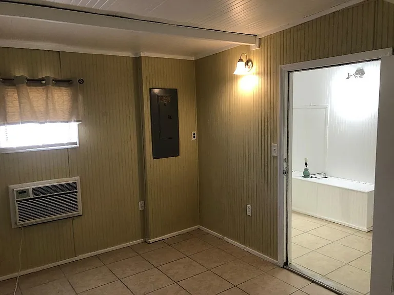 29156 Crawford Ave — Photo 13