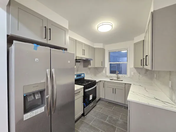 12 Grimsby St #2A, Staten Island, NY 10305