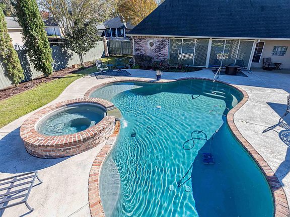 3rd image of 10557 Sweetbrook Ave