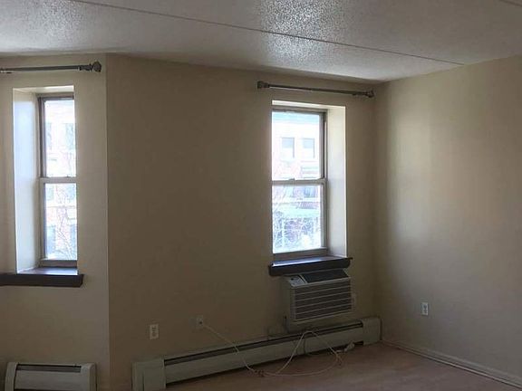 3rd image of 134 W 117th St APT 3